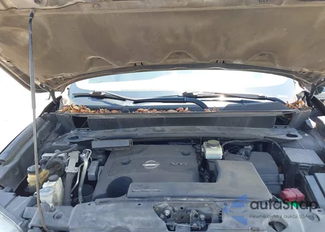 2014 Nissan Pathfinder Platinum/S/Sl/Sv z USA, uszkodzony, nr VIN 5N1AR2MN2EC677077